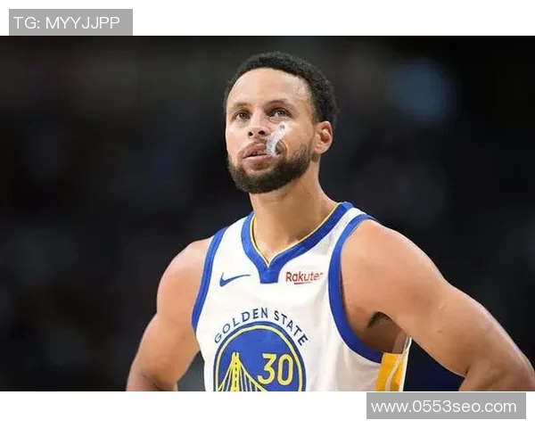 库里创造新纪录,成为历史上三分命中数第二多的球员 库里创造新纪录,成为历史上三分命中数第二多的球员